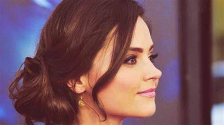 Has Jenna Coleman Done Nose Job? Before And After Photos Of The Actress
